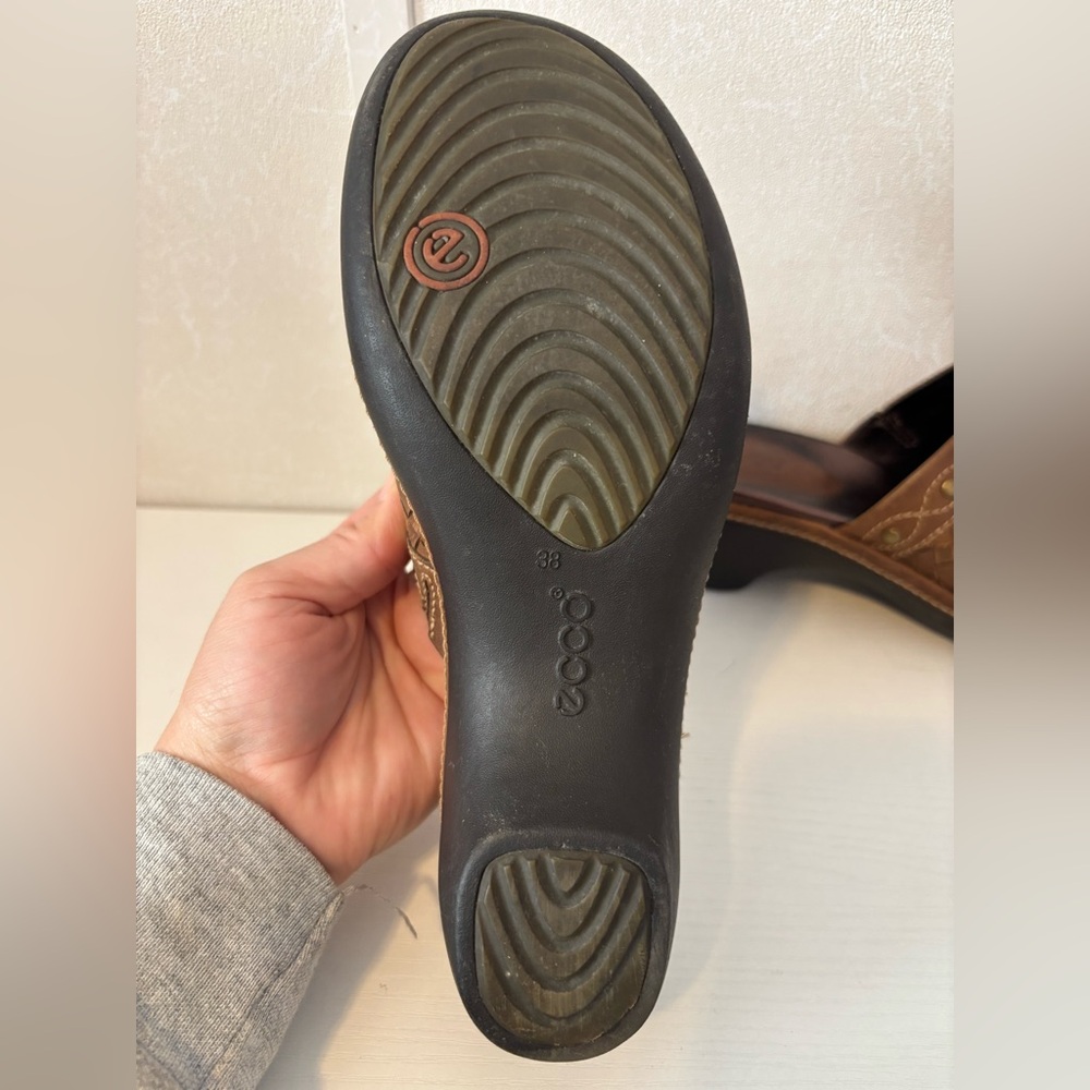 ECCO | Women's Tan Woven Leather Mules | Size 7.5 - Picture 5 of 5